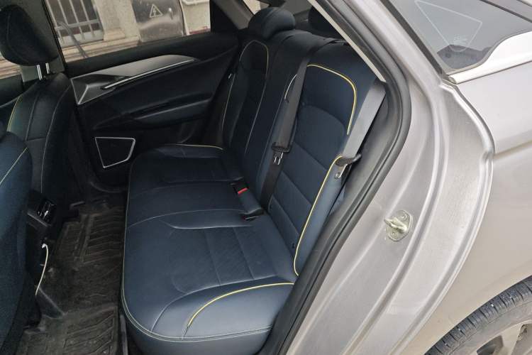 Used Geometry G6 2024 410 km Premium Version Left Rear Seat