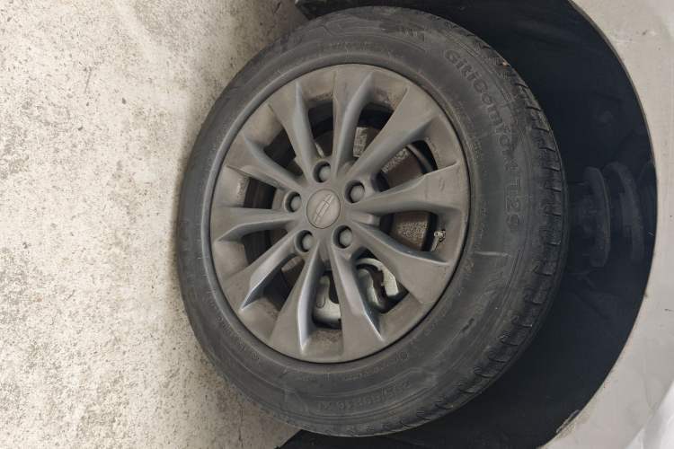 Used Geometry G6 2024 410 km Premium Version Right Front Wheel Hub