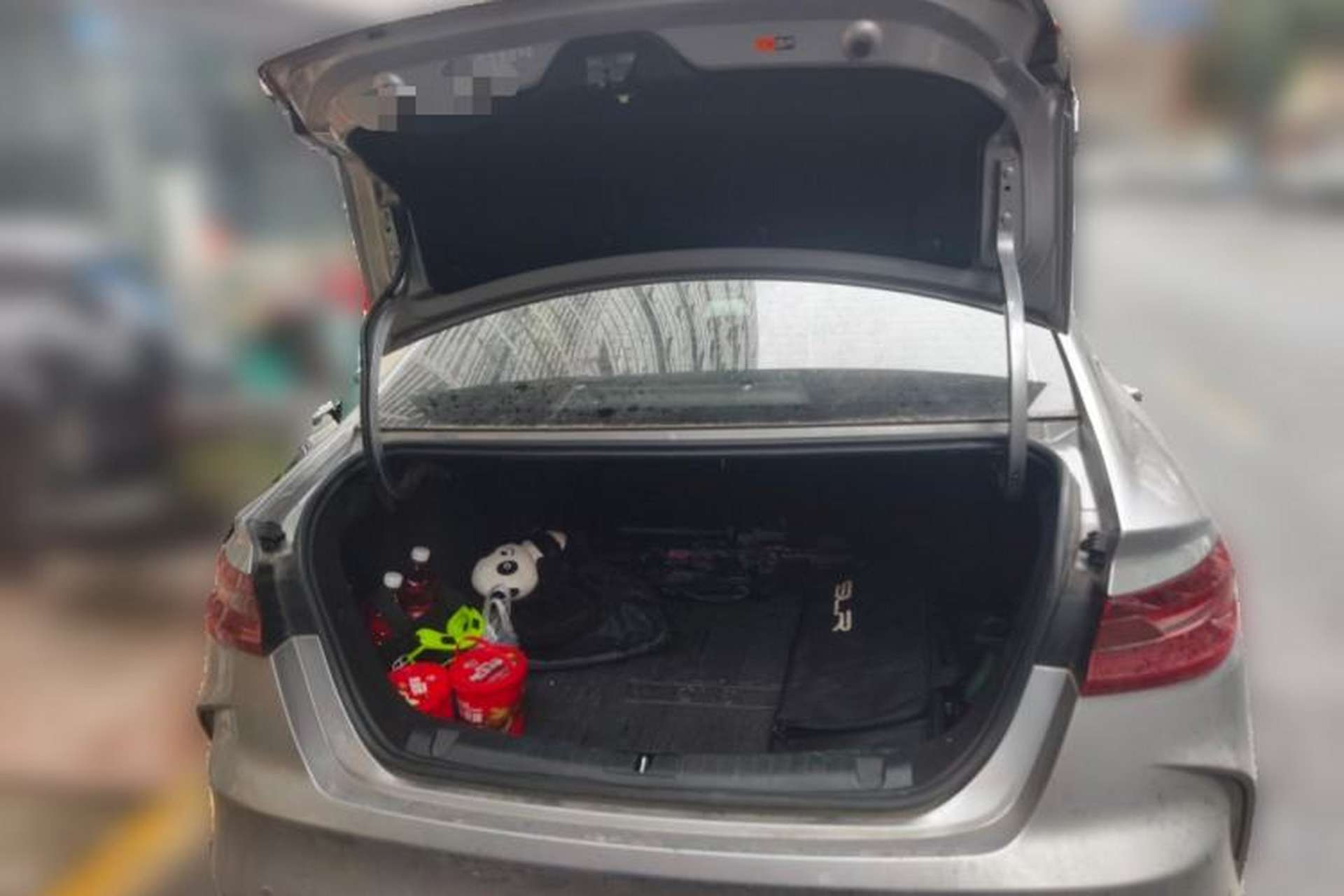 Used Geometry G6 2024 500KM Prestige Version Trunk