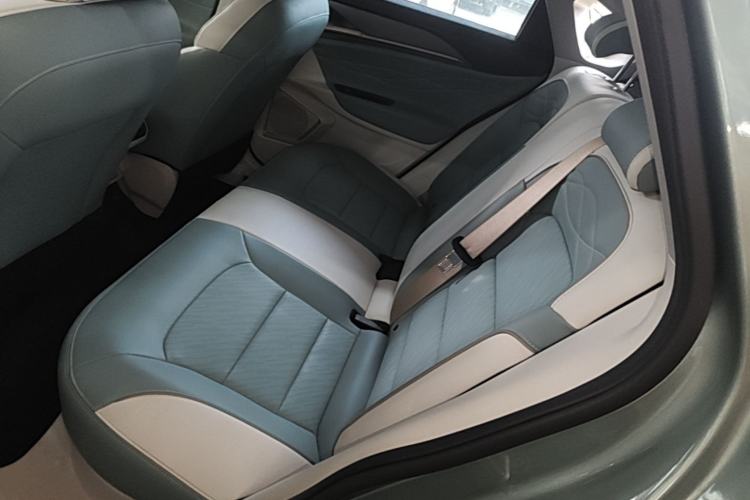 Used Geometry G6 2024 500KM Prestige Version Left Rear Seat