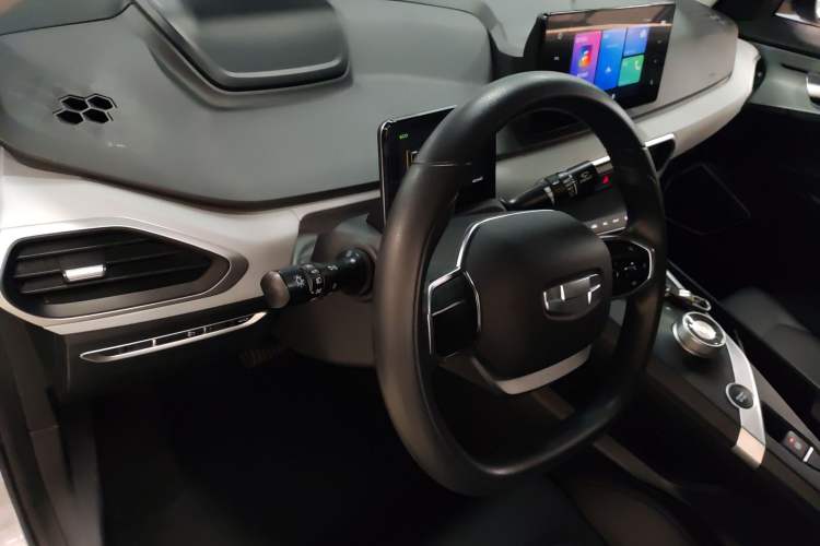 Used Geometry G6 2024 500KM Prestige Version Center Console