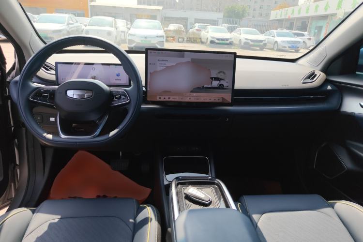 Used Geometry G6 2024 500KM Prestige Version Center Console