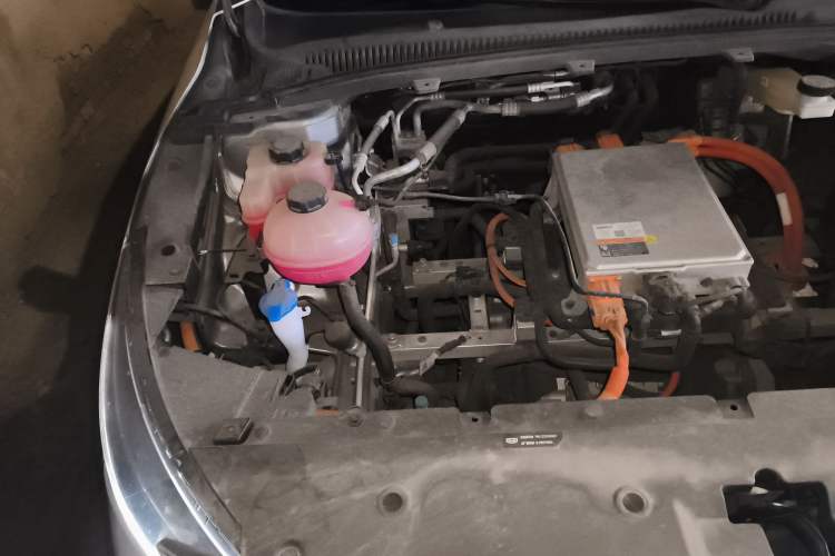 Used Geometry G6 2024 500KM Prestige Version Engine Bay Right
