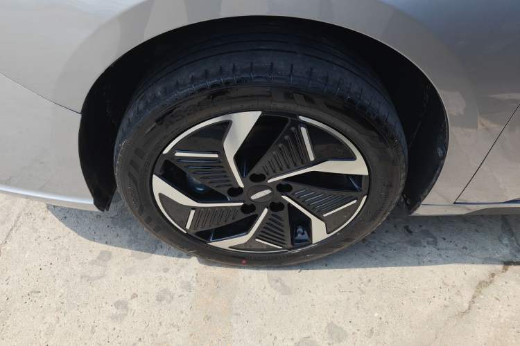 Used Geometry G6 2024 500KM Prestige Version Exterior 4