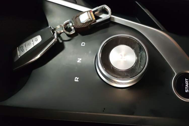 Used Geometry G6 2024 500KM Prestige Version Gear Lever