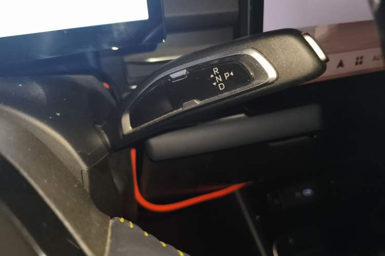 Used Geometry G6 2024 500KM Prestige Version Gear Lever
