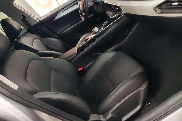 Used Geometry G6 2024 500KM Prestige Version Right Front Seat