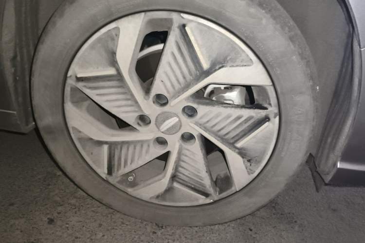 Used Geometry G6 2024 500KM Prestige Version Right Front Wheel Hub