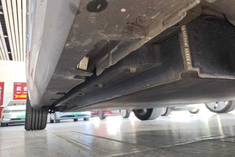 Used Geometry G6 2024 500KM Flagship Version Right Side Sill