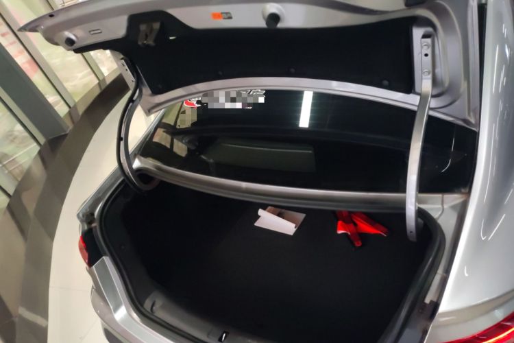 Used Geometry G6 2024 500KM Prestige Version Trunk