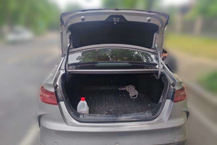 Used Geometry G6 2024 500KM Prestige Version Trunk
