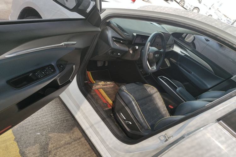 Used Geometry G6 2024 410 KM Luxury Version Driver Seat