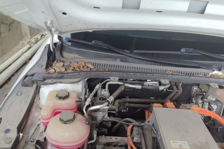 Used Geometry G6 2024 500KM Prestige Version Engine Bay Right