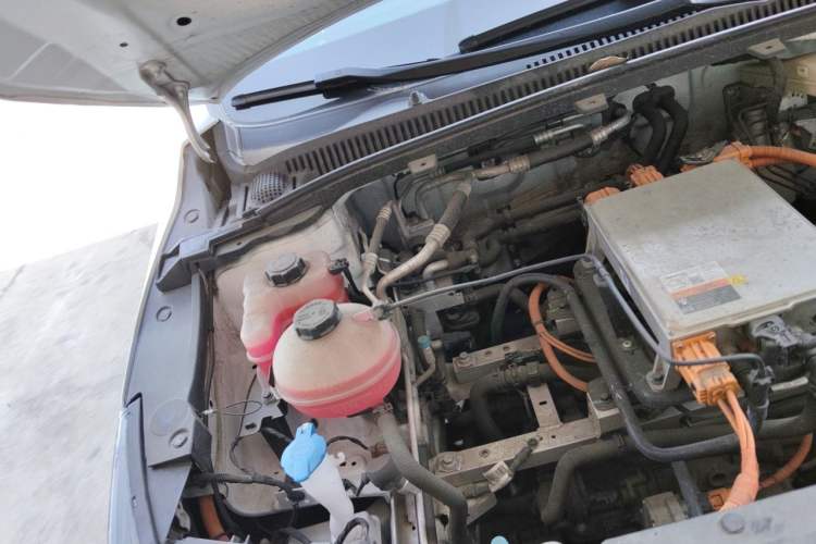 Used Geometry G6 2024 410 KM Luxury Version Engine Bay Right