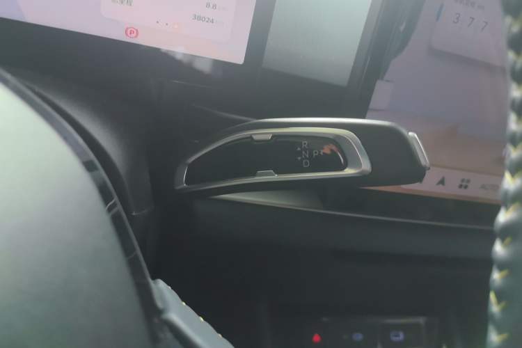 Used Geometry G6 2024 500KM Prestige Version Gear Lever