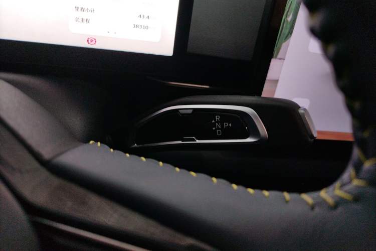 Used Geometry G6 2024 500KM Prestige Version Gear Lever