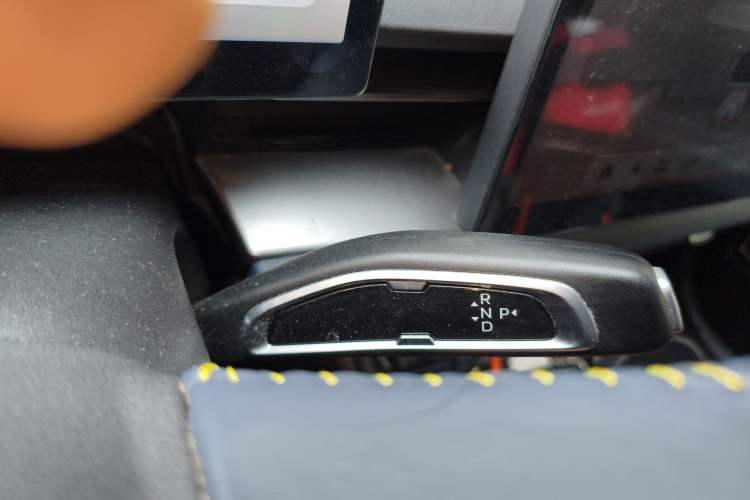 Used Geometry G6 2024 500KM Prestige Version Gear Lever