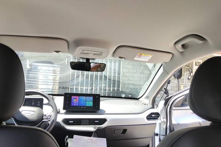 Used Geometry G6 2024 410 KM Luxury Version Headliner