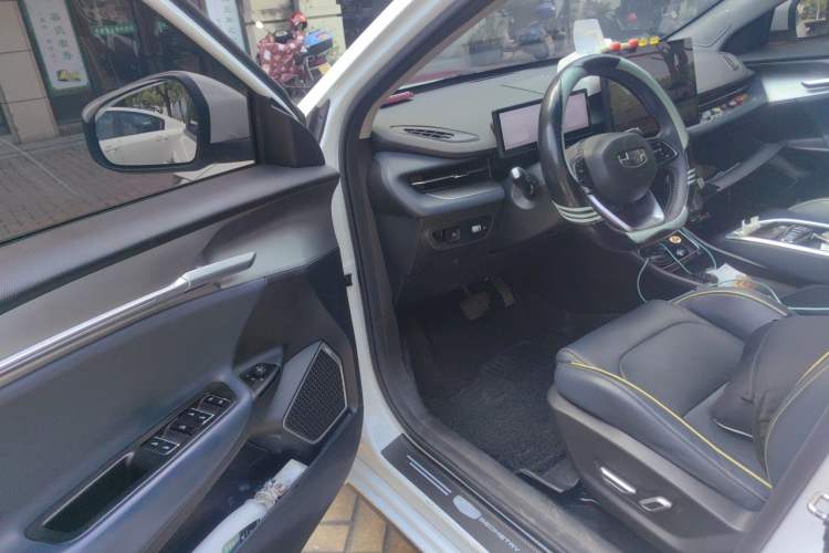 Used Geometry G6 2024 410 KM Luxury Version Interior 3