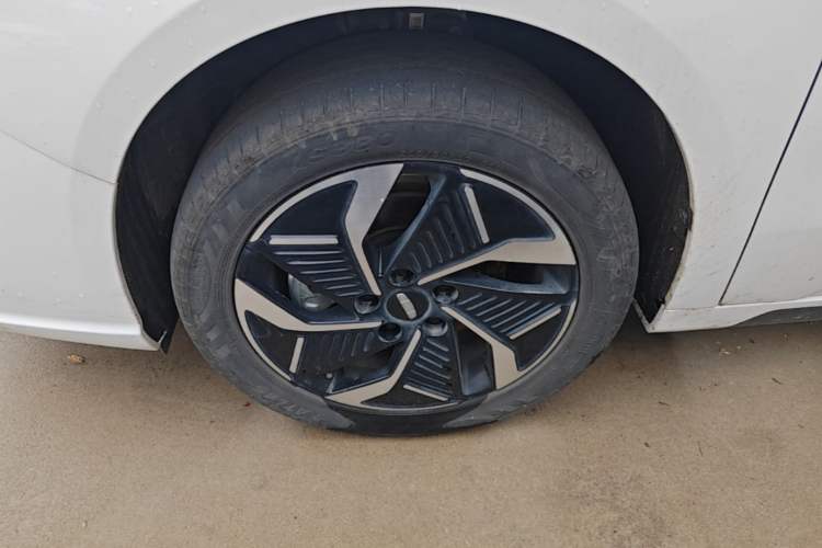 Used Geometry G6 2024 500KM Prestige Version Left Front Wheel Hub