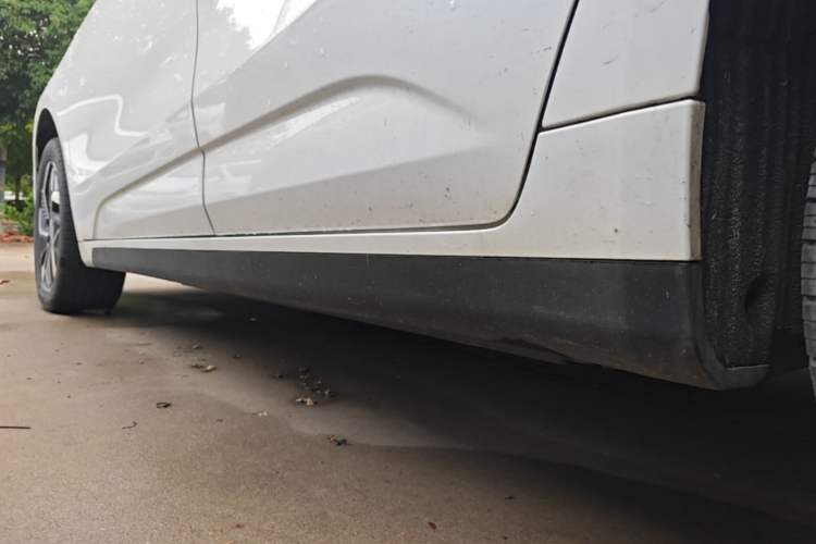 Used Geometry G6 2024 500KM Prestige Version Left Side Sill