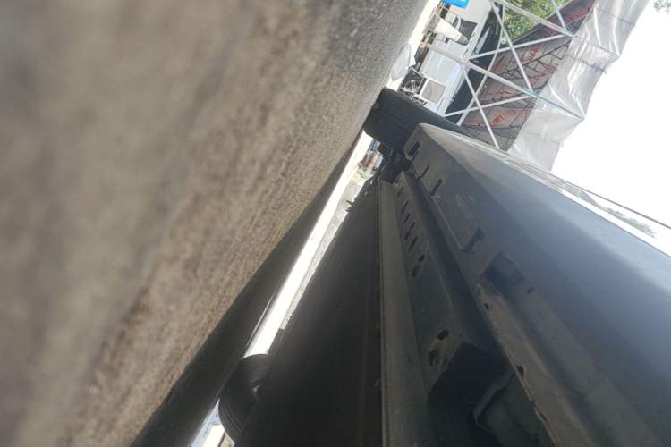 Used Geometry G6 2024 410 KM Luxury Version Left Side Sill