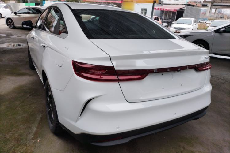 Used Geometry G6 2024 500KM Prestige Version Rear Left 45 Deg