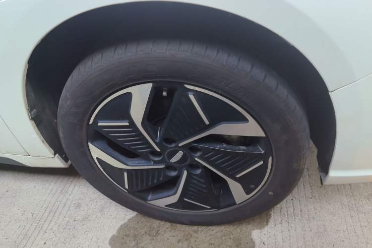 Used Geometry G6 2024 500KM Prestige Version Right Front Wheel Hub