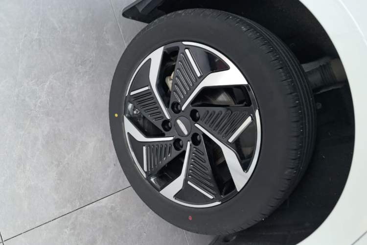 Used Geometry G6 2024 500KM Comfort Plus Version Right Rear Wheel Hub