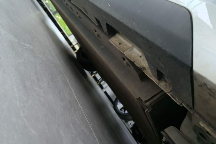 Used Geometry G6 2024 500KM Comfort Plus Version Right Side Sill