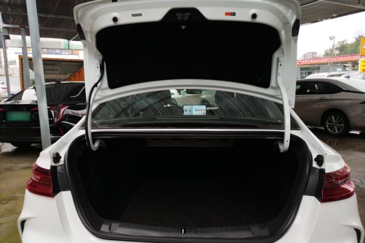 Used Geometry G6 2024 500KM Prestige Version Trunk