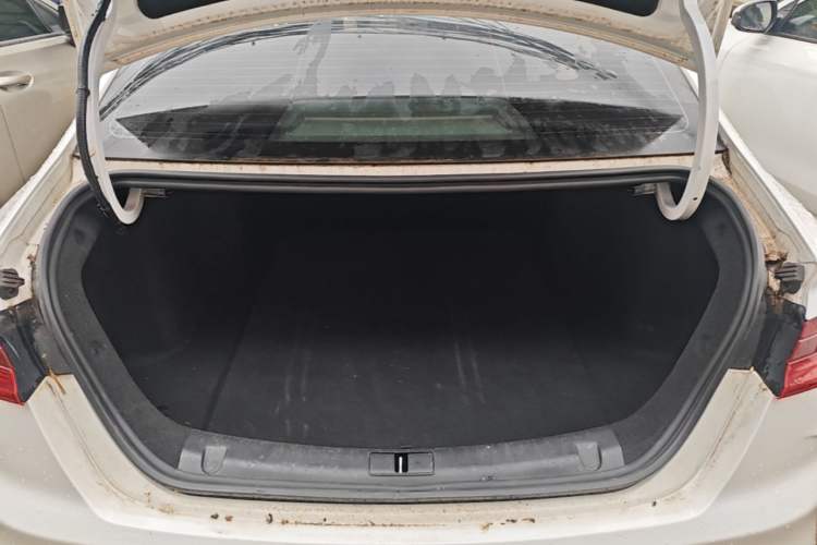 Used Geometry G6 2024 500KM Prestige Version Trunk