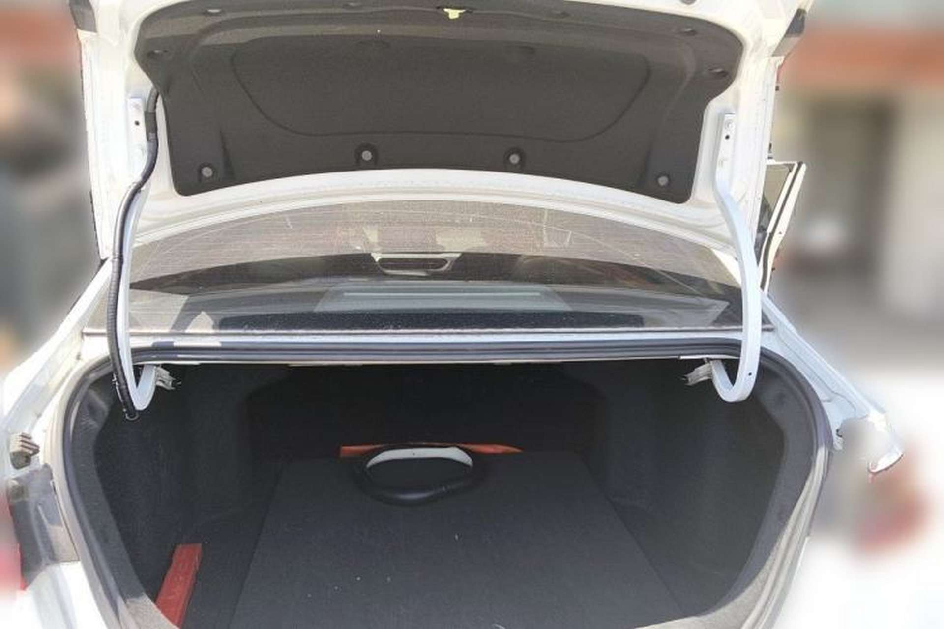 Used Geometry G6 2024 410 KM Luxury Version Trunk