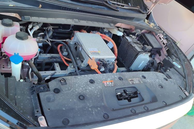 Used Geometry M6 2022 580 New Fun Edition Engine Bay