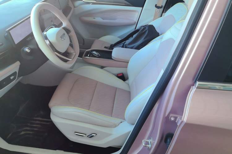 Used Geometry M6 2022 580 New Fun Edition Left Front Seat