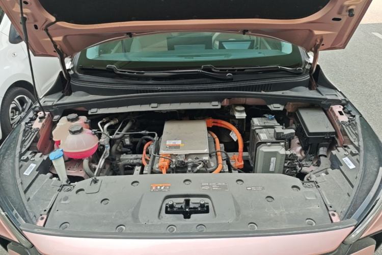 Used Geometry M6 2022 580 New Fun Edition Engine Bay