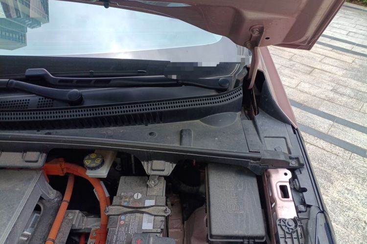 Used Geometry M6 2022 580 New Fun Edition Engine Bay Left