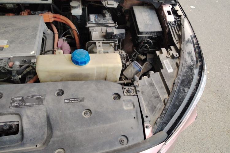 Used Geometry M6 2022 580 New Fun Edition Engine Bay Left