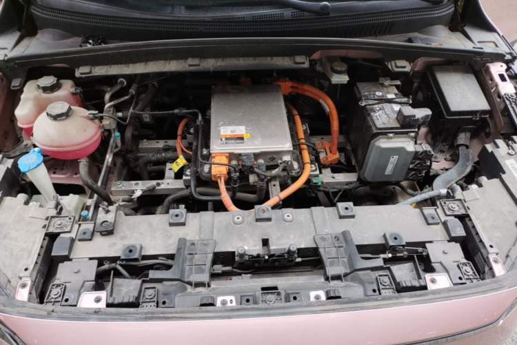Used Geometry M6 2022 580 New Fun Edition Engine Bay