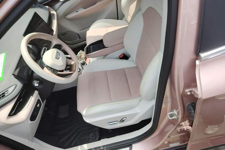 Used Geometry M6 2022 580 New Fun Edition Left Front Seat