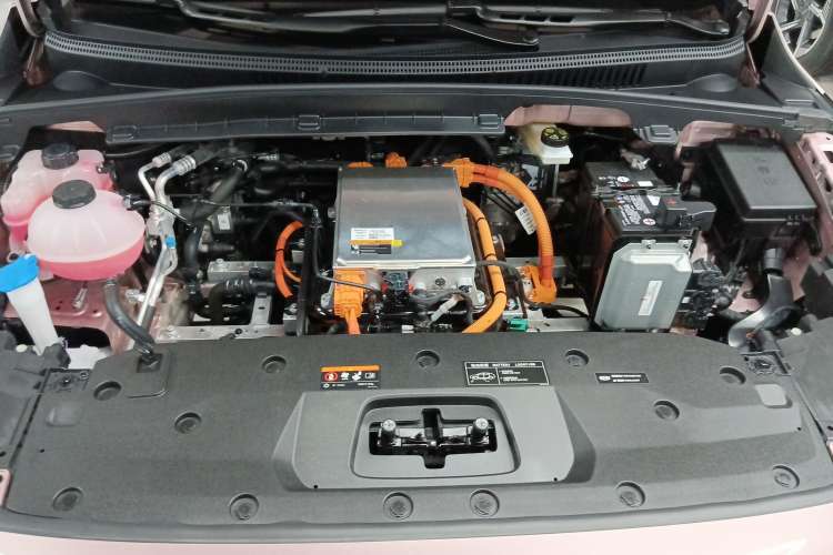Used Geometry M6 2022 580 New Fun Edition Engine Bay