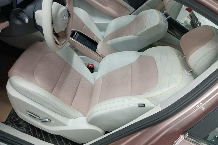 Used Geometry M6 2022 580 New Fun Edition Left Front Seat