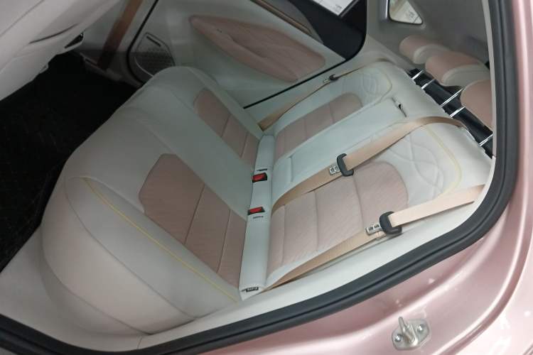 Used Geometry M6 2022 580 New Fun Edition Left Rear Seat
