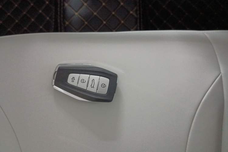 Used Geometry M6 2022 580 New Fun Edition Vehicle Key
