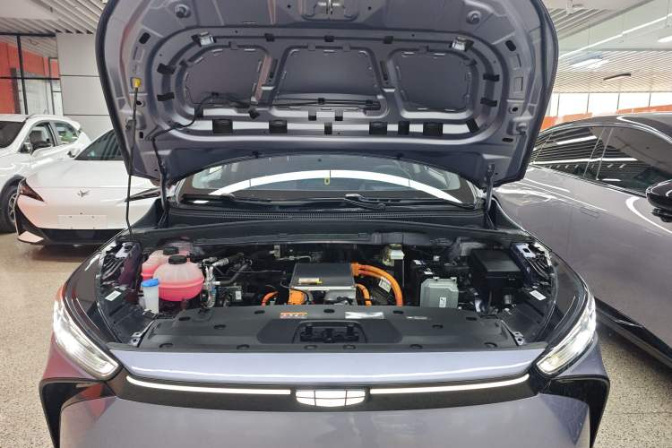 Used Geometry M6 2022 580 New Le Xinying Engine Bay