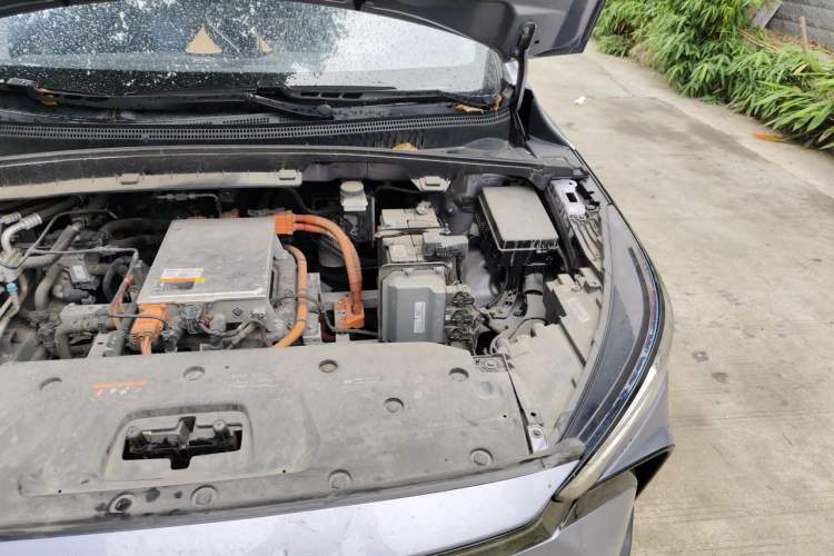 Used Geometry M6 2022 580 New Le Xinying Engine Bay Left