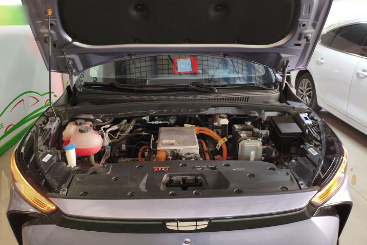 Used Geometry M6 2022 450 New Enjoyment Version Engine Bay
