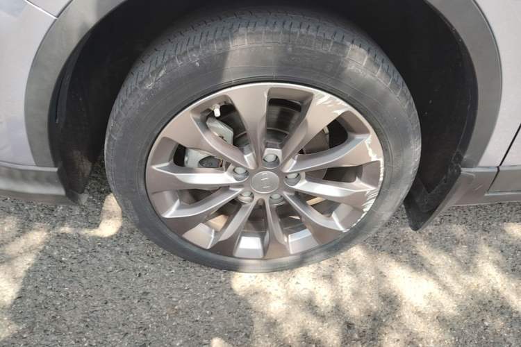 Used Geometry M6 2022 450 New Smart Type Left Front Wheel Hub