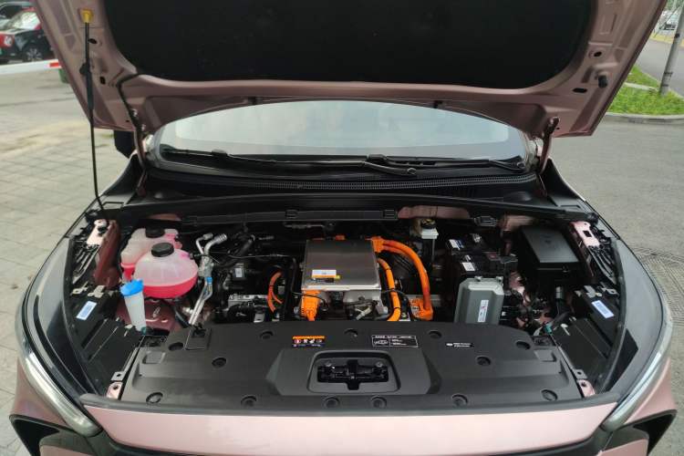 Used Geometry M6 2022 580 New Fun Edition Engine Bay