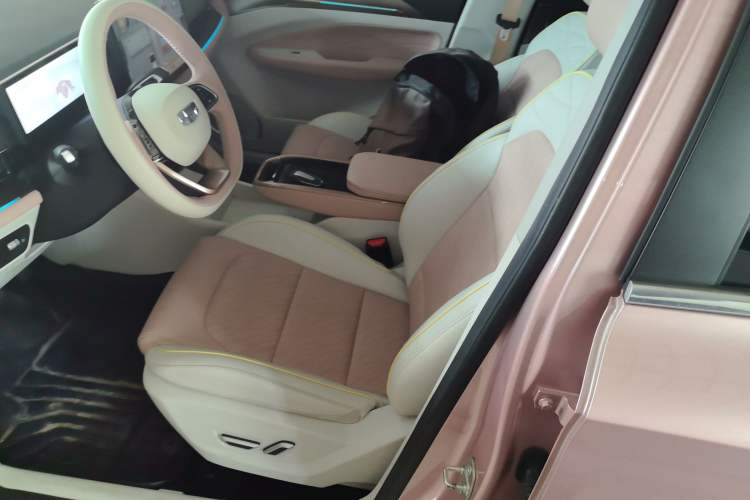 Used Geometry M6 2022 580 New Fun Edition Left Front Seat